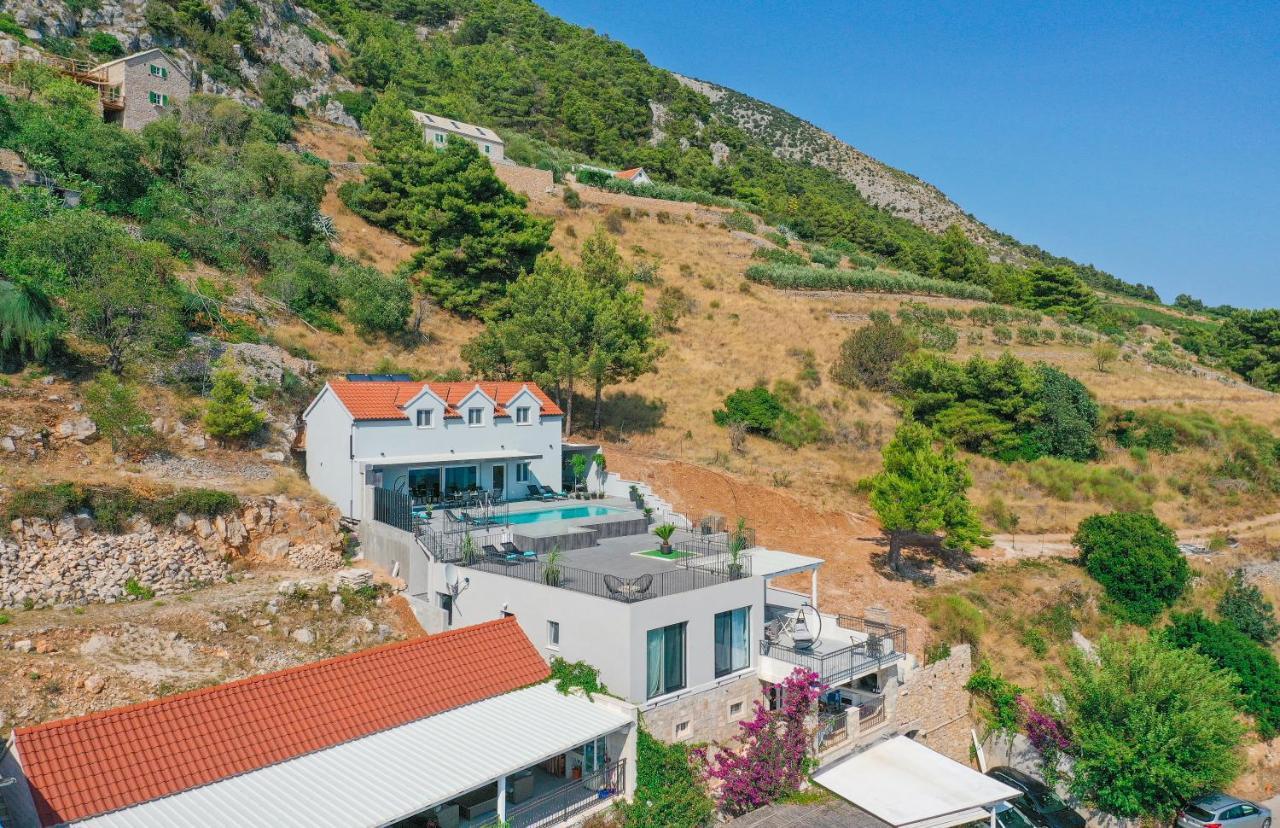 Villa Kruna With Breathtaking View ムーヴィクサ エクステリア 写真